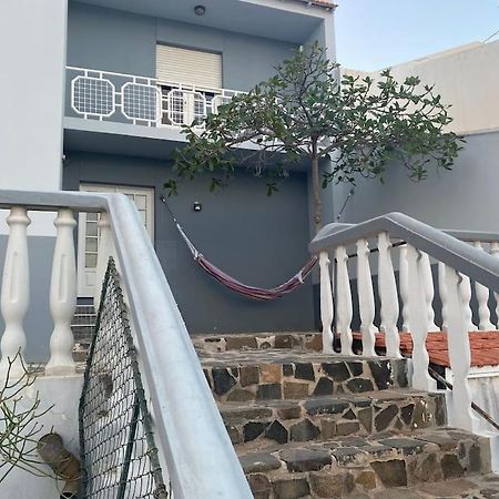 Vivenda Com Patio, No Coracao Do Mindelo Villa Ngoại thất bức ảnh