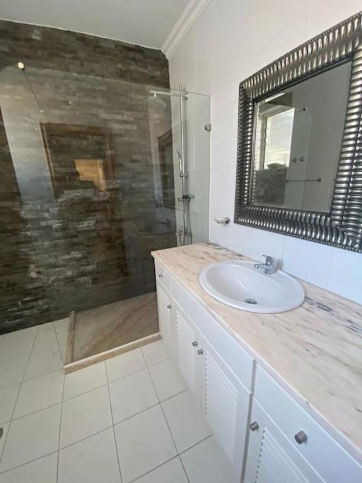 Vivenda Com Patio, No Coracao Do Mindelo Villa Ngoại thất bức ảnh