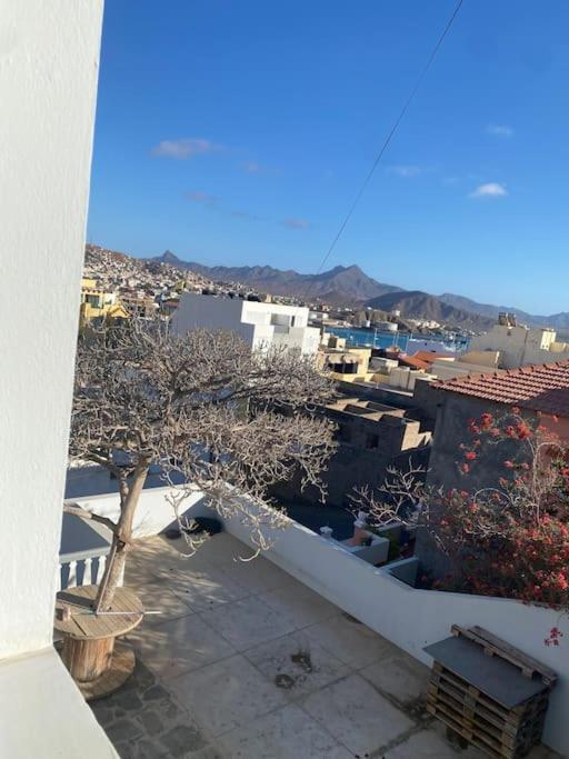Vivenda Com Patio, No Coracao Do Mindelo Villa Ngoại thất bức ảnh